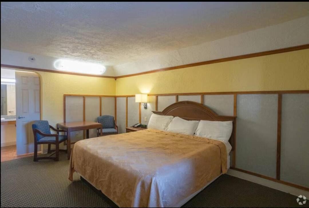 Bo Hotel Canadian Courts מראה חיצוני תמונה