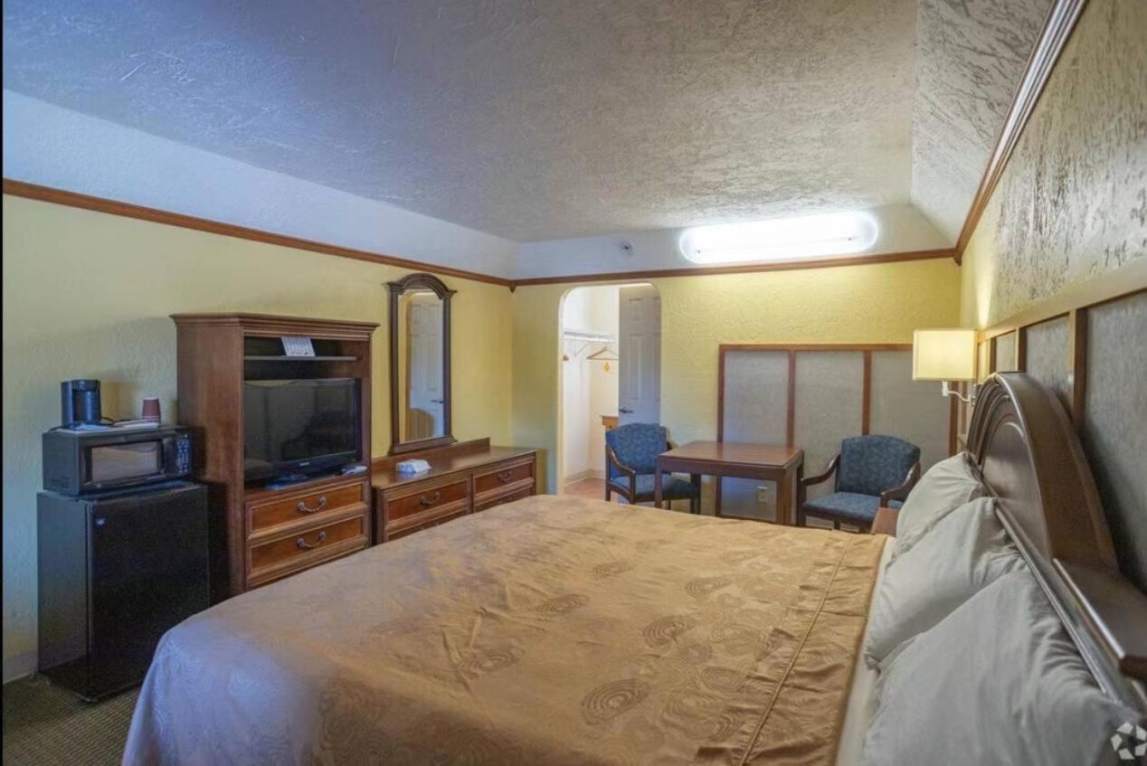 Bo Hotel Canadian Courts מראה חיצוני תמונה