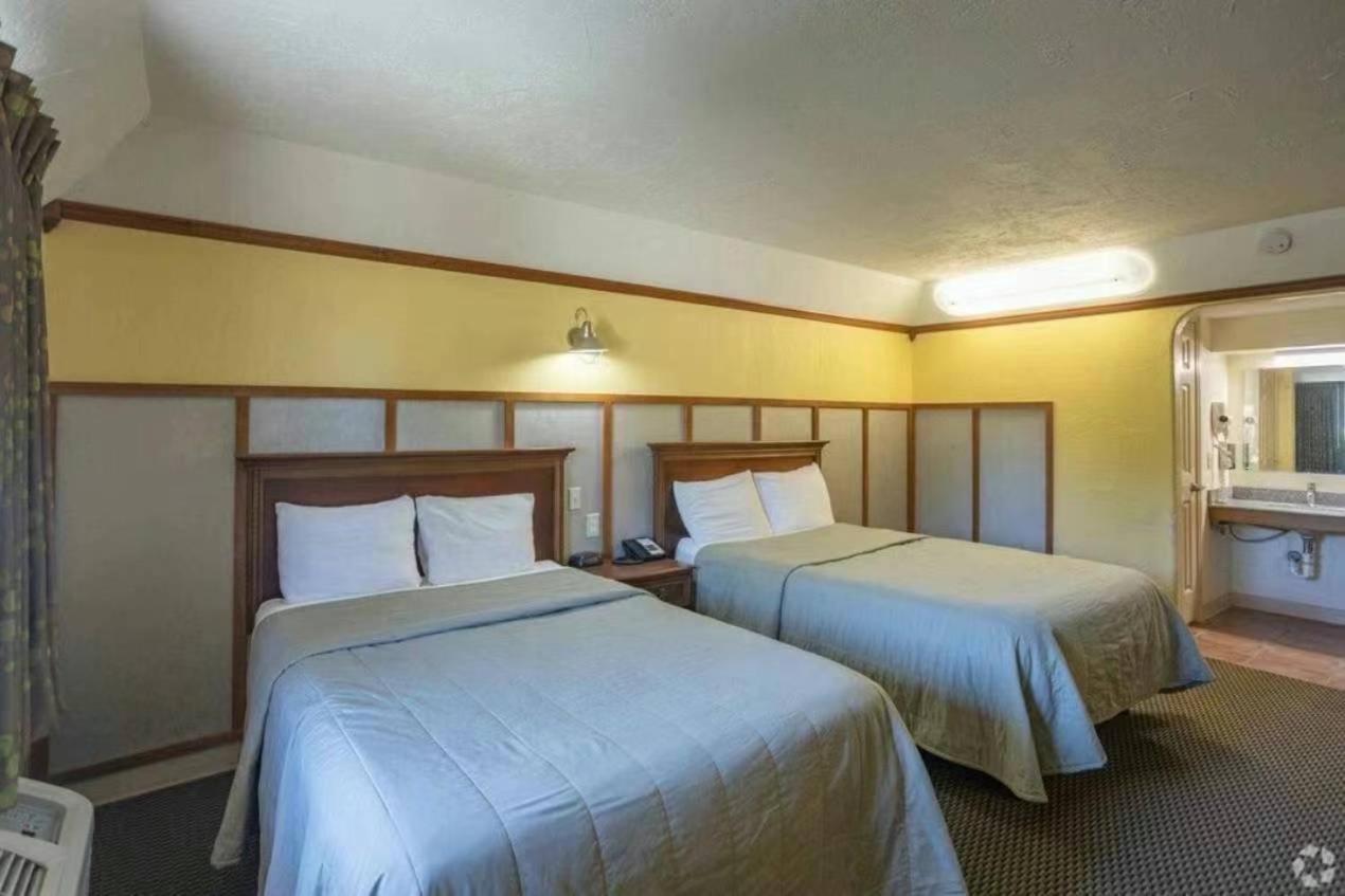 Bo Hotel Canadian Courts מראה חיצוני תמונה